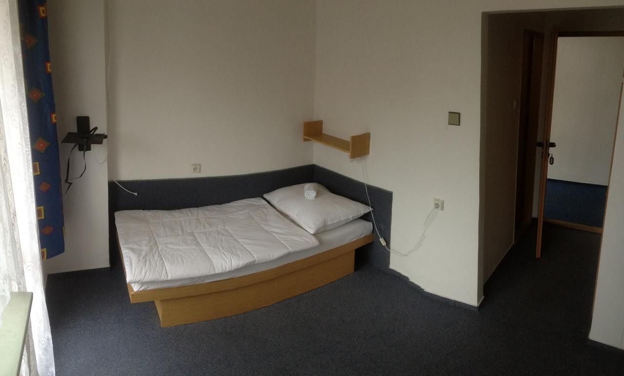 Hotel Baník Nitrianske Rudno Habitación foto