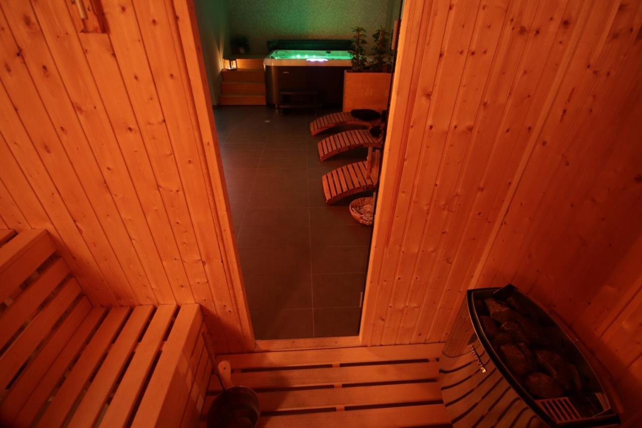 Hotel Baník Nitrianske Rudno Exterior foto